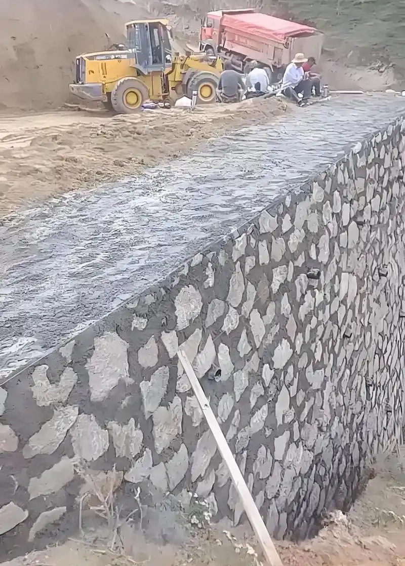 承德双桥区边坡加固